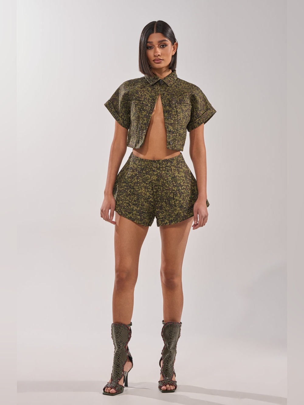 AKIRA High-Waist Olive Green Textured Shorts down under set
